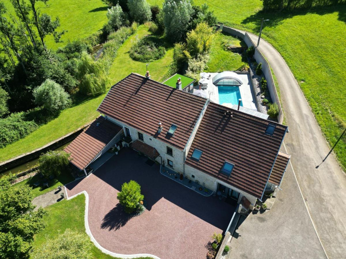 Domaine Le Puits Du Moulin Bed & Breakfast Comberjon Exterior photo